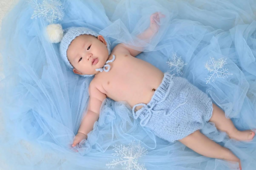 来宾孕妇肚子上长红点